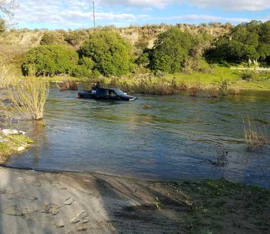 2 rescued from pickup stuck in Arroyo Seco River