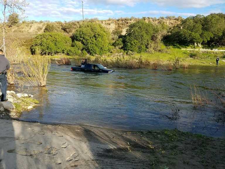 2 rescued from pickup stuck in Arroyo Seco River