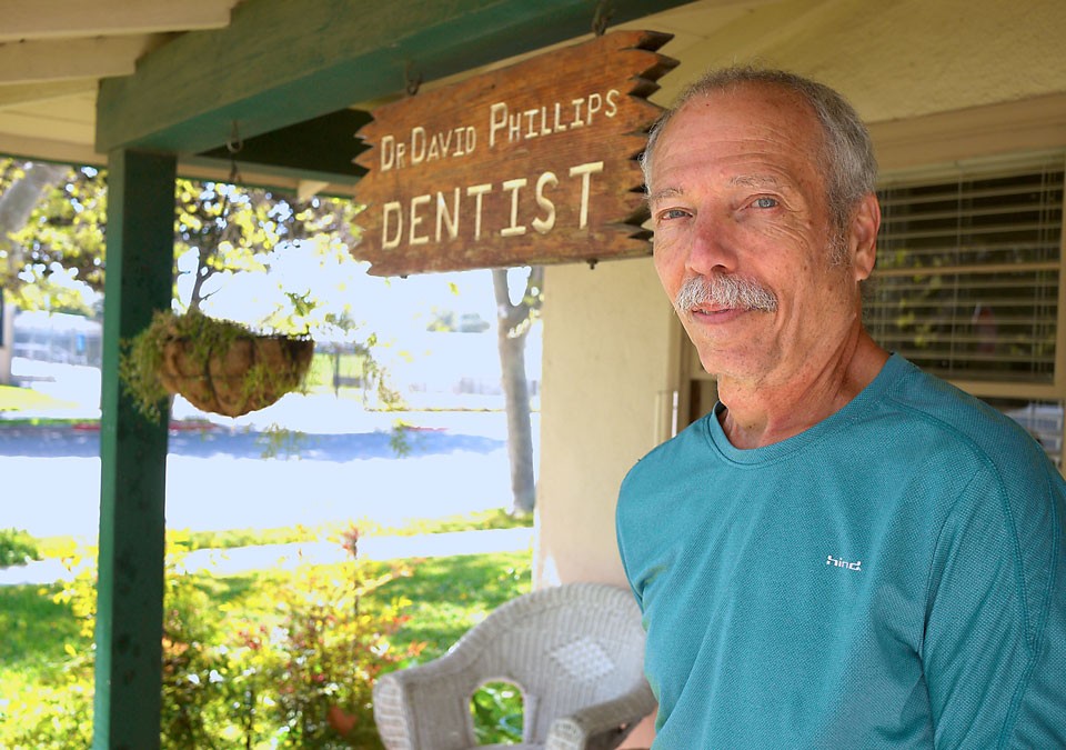 Longtime dentist Dr. Phillips retires Greenfield News Greenfield, CA