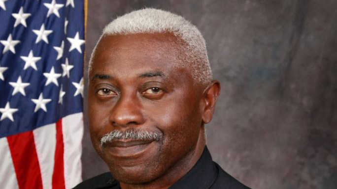 Police chief announces departure